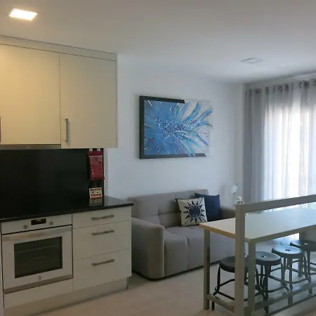 Serena 3 アパート ナザレ